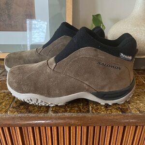 Vintage Y2K Salomon Snowclog slip-on boots